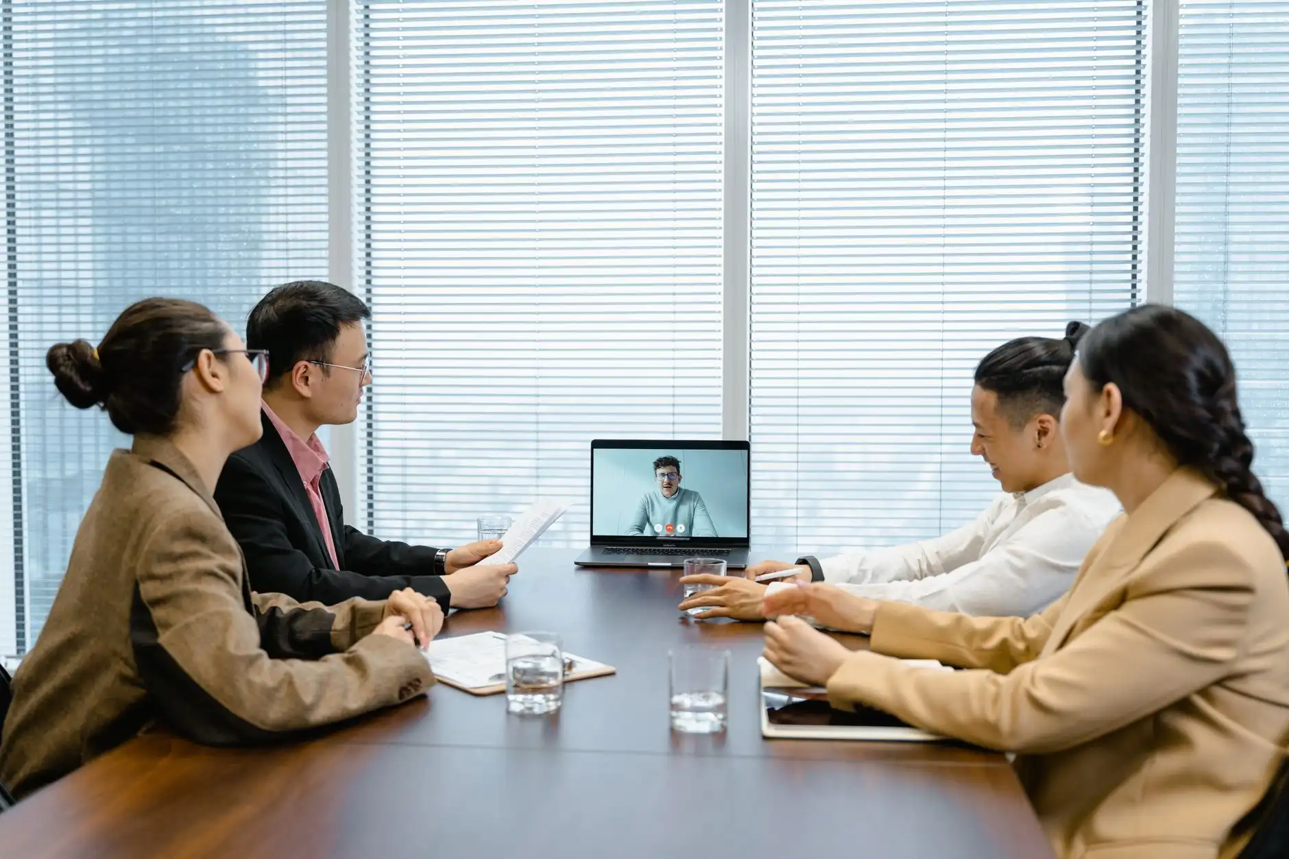 家用维修工具材质对比：铬钒钢与碳钢螺丝刀性能解析