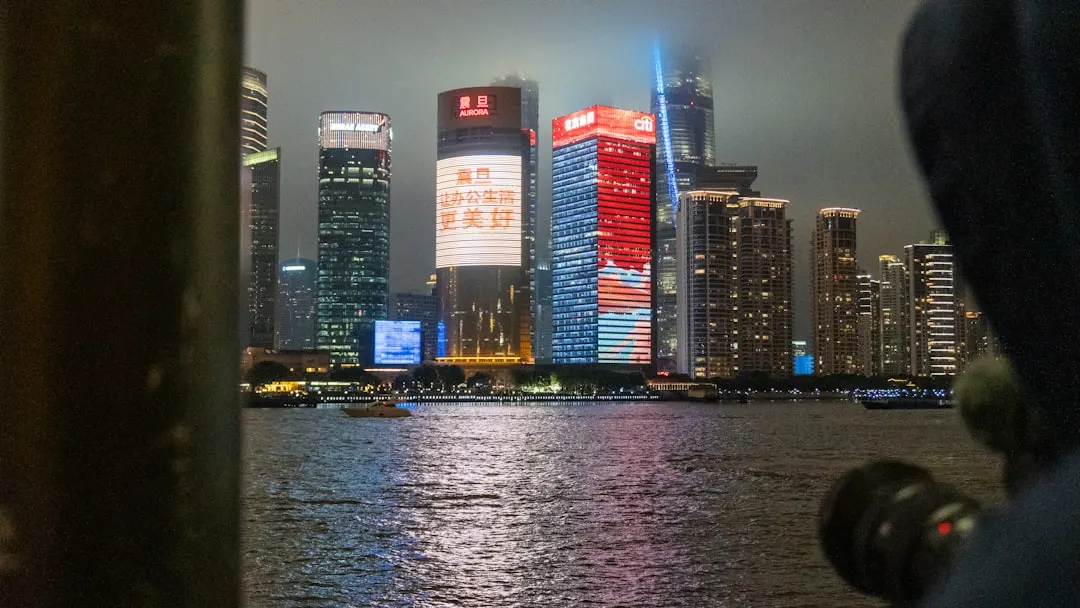 家用维修工具材质对比：铬钒钢与碳钢螺丝刀性能解析
